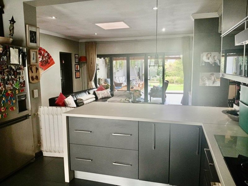 Fully furnished house in Kayalami - Photo 7