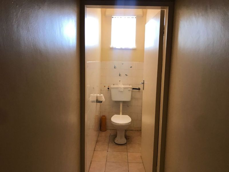 Great potential and opportunity for the entrepreneur or investor. - Photo 7