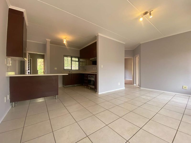 Ground Floor Gem with Private Garden & Pet Friendly Living - Photo 7