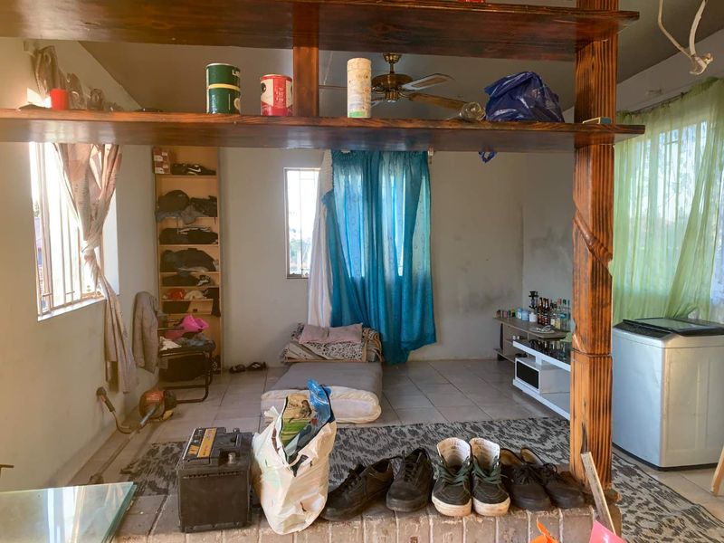 For Sale: Spacious 2-Bedroom Full Title Home – South Hills, Johannesburg - Photo 6