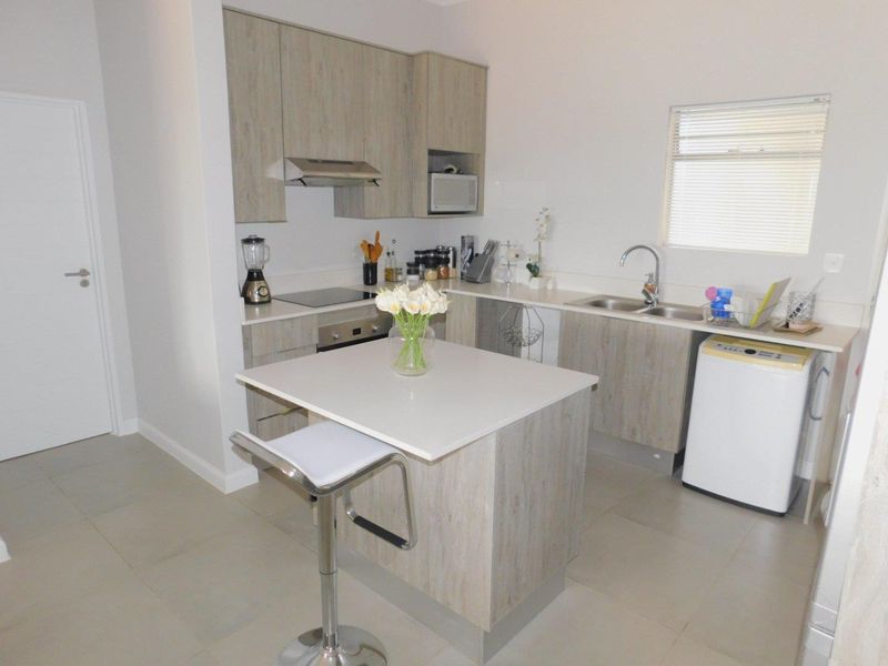 2 Bedroom unfurnished apartment in Morningside - Photo 1