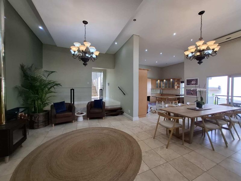 Modern Family Home in a Garden Oasis - Photo 2