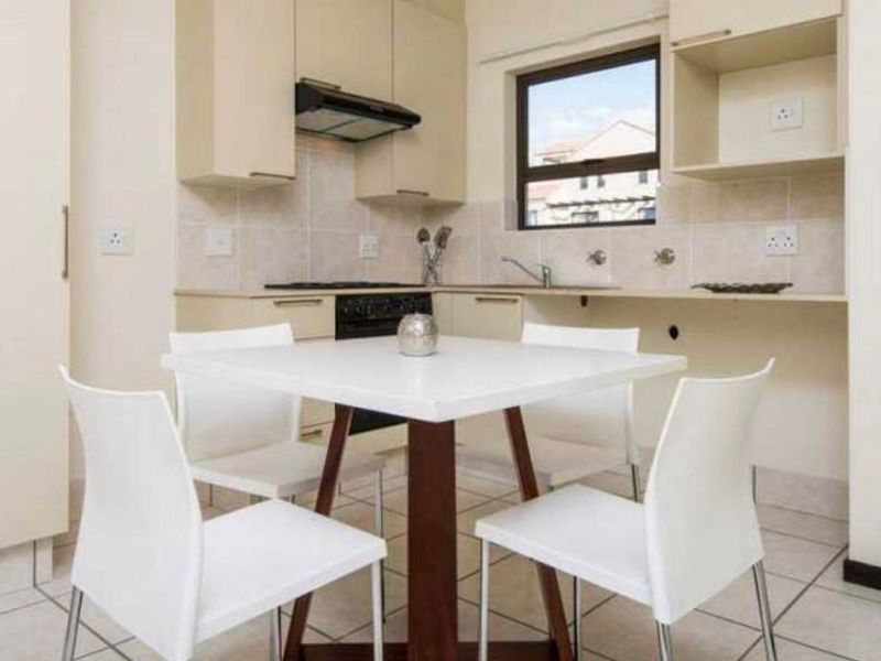 Modern Loft Apartment To Let in The Matrix, Paulshof - Photo 9