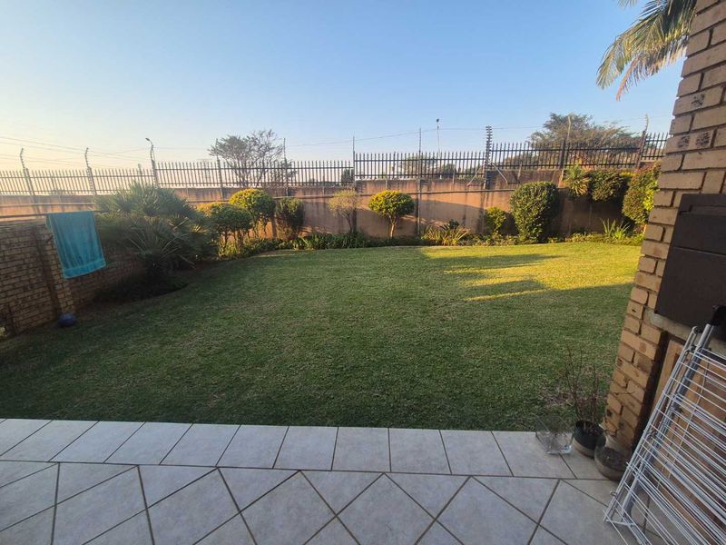 Modern Ground-Floor Townhouse in The Wilds Lifestyle Estate - Photo 3