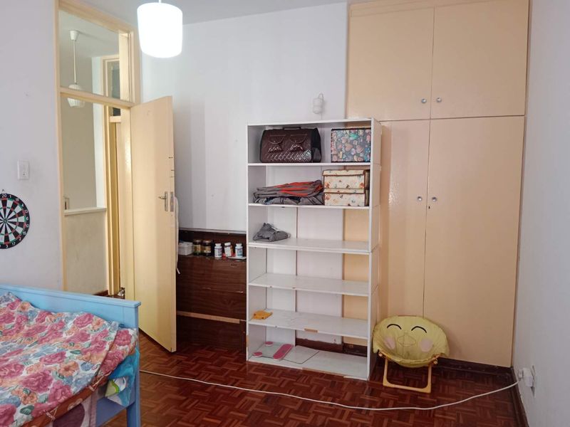 Prime Location Spacious Duplex, Incredible Potential - Photo 10