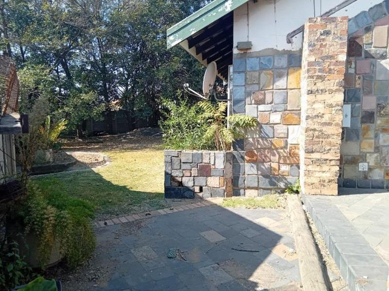 Renovators dream - Photo 3