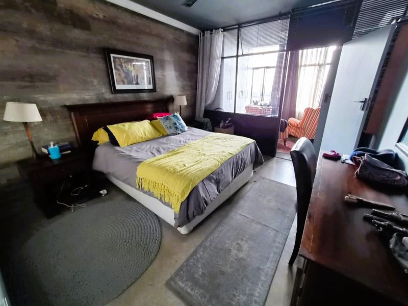 Bright, Modern & Perfectly Positioned - Photo 5