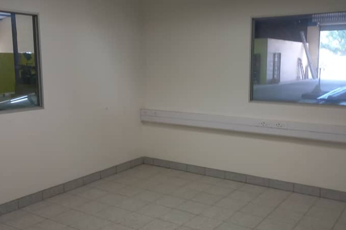 Warehouse with Offices & Butchery with Cooling Room - Photo 5