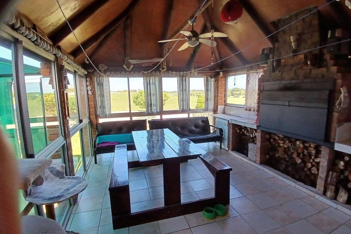 2 HUGE LIVING AREAS AS WELL AS 2 SHADED AREAS - Photo 3