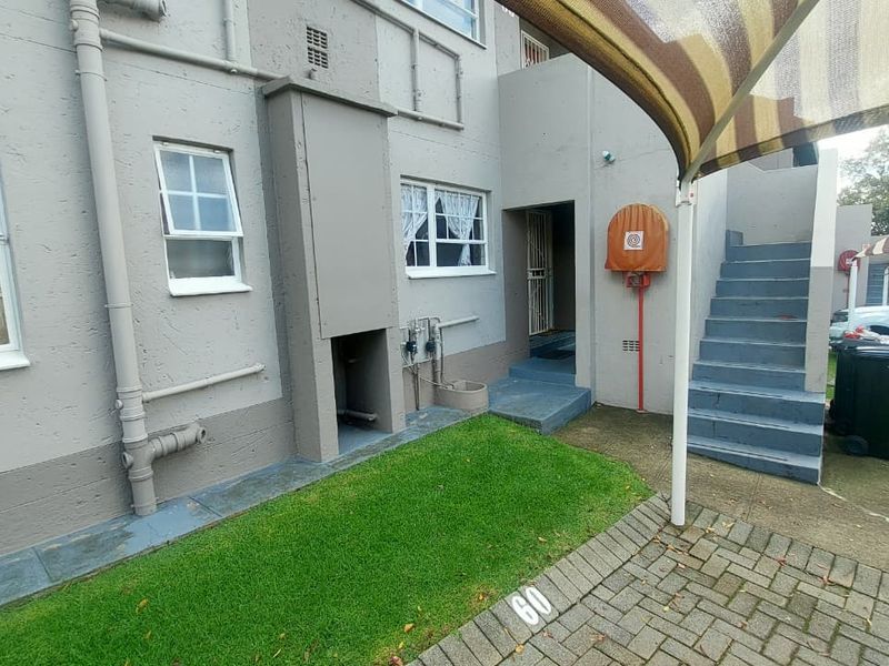 Charming Ground Floor Unit with Pool Access in Secure Estate ! - Photo 2
