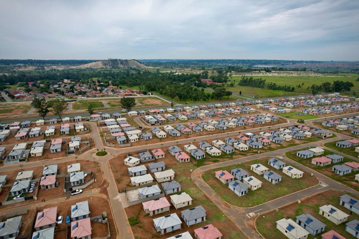 New Modder R 679 025!- New 2 bed ,1 bath - Photo 4