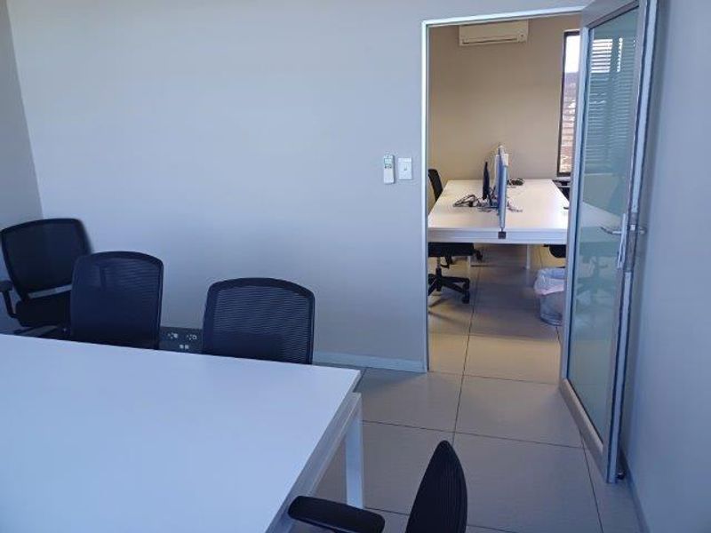 A-Grade Office Space To Let - Photo 2