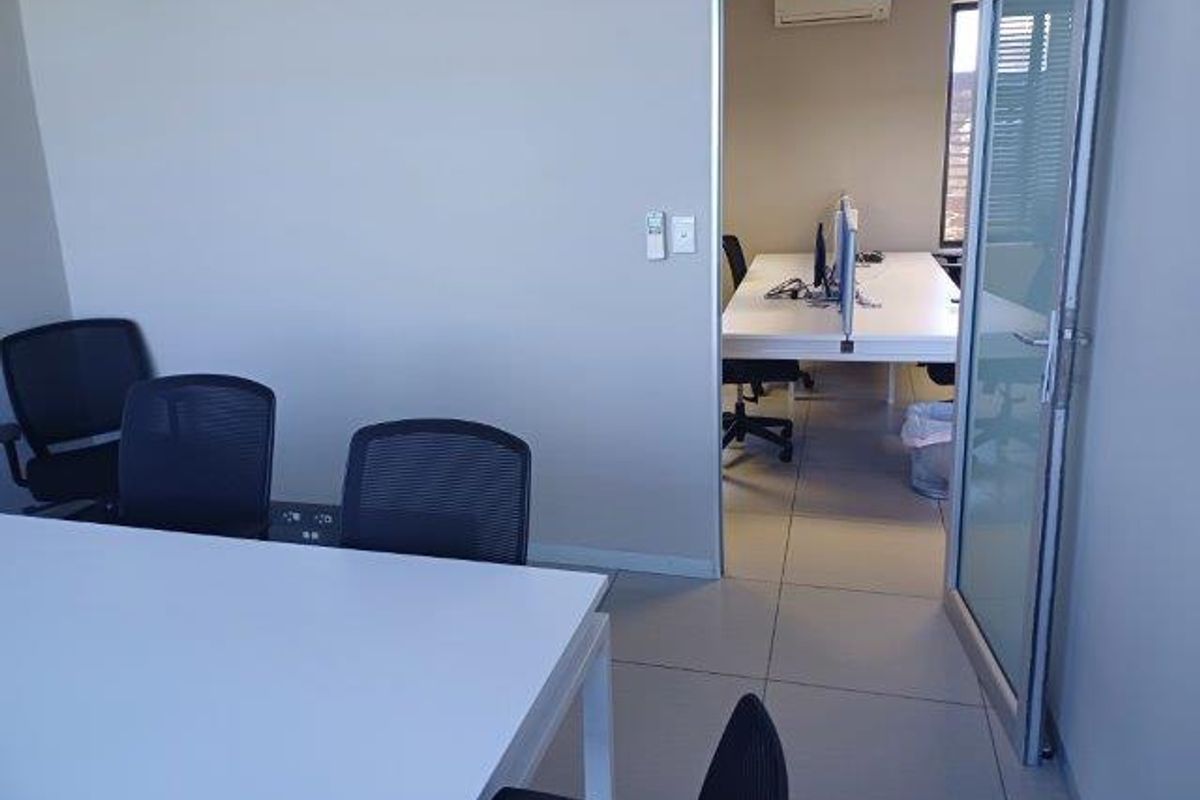 A-Grade Office Space To Let - Photo 2