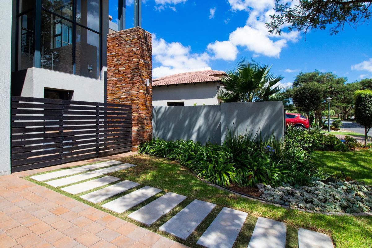 Exclusive La Como Estate: A Lifestyle of Elegance! - Photo 4