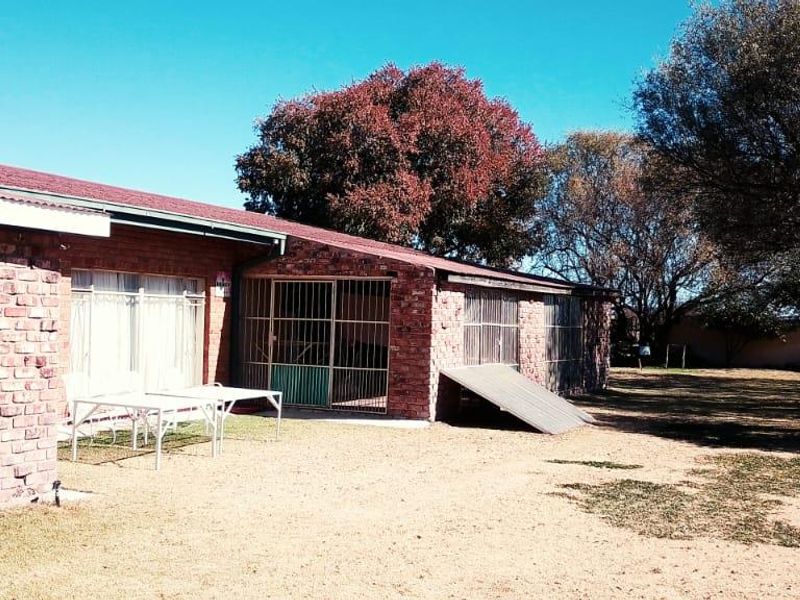 ENDLESS POTENSIAL.TWO HOUSES.TWO FLATS,4 ROOMS FOR RENT. - Photo 2