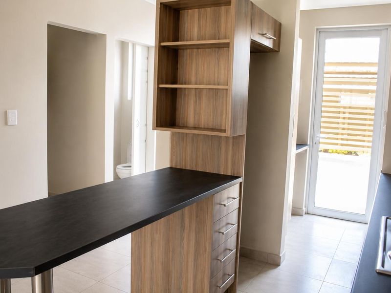 Discover Comfort in Okahandja: 2-Bedroom Gem for N$ 1 100 000 - Photo 2