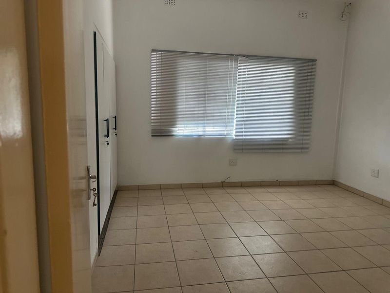 Office For Rent Windhoek West - Photo 4