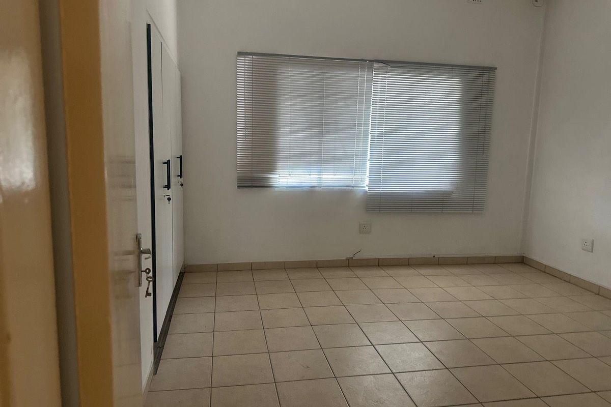 Office For Rent Windhoek West - Photo 4