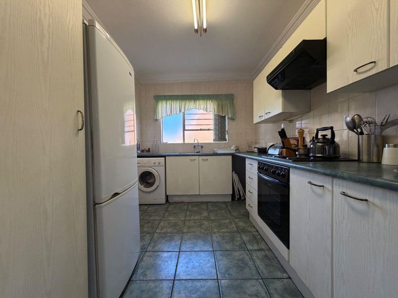 Charming 3-Bedroom Townhouse in Sought-After Randhart, Alberton - Photo 7