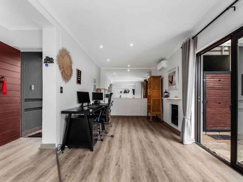 We all want light, bright and new in a home – THIS ONE IS ALL OF THIS AND MORE. - Photo 5