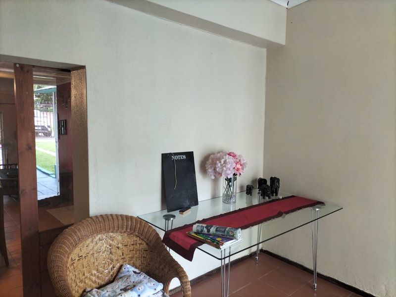 House with a lot of potential - Photo 5