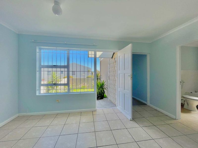 Secure Starter Home - Photo 3