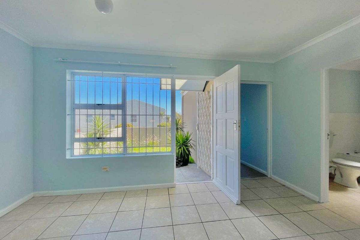 Secure Starter Home - Photo 3
