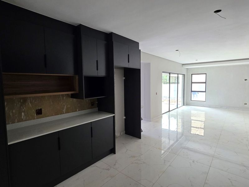 4 Bedroom Family Home in Melodie Hartbeespoort - Photo 6