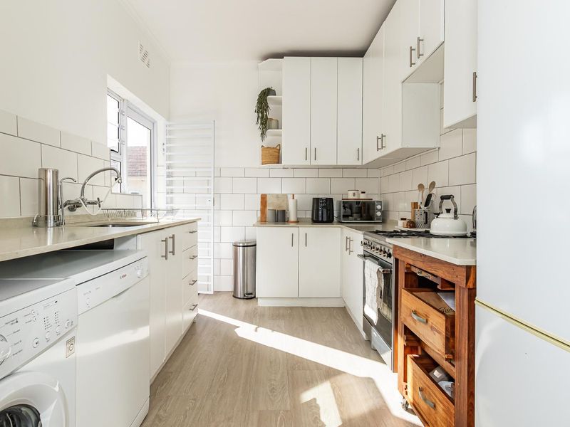 COMFORT, CHARM AND CAPTIVATING VIEWS - Photo 10