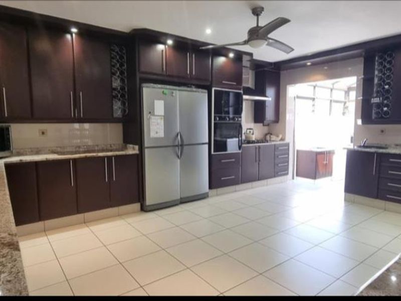 4 Bedroom House for Sale - Photo 4