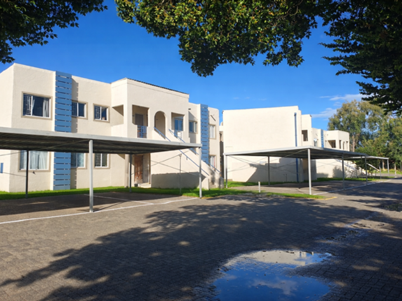 Neat & Move-In Ready 2-Bedroom Apartment in Secure Complex - Photo 10