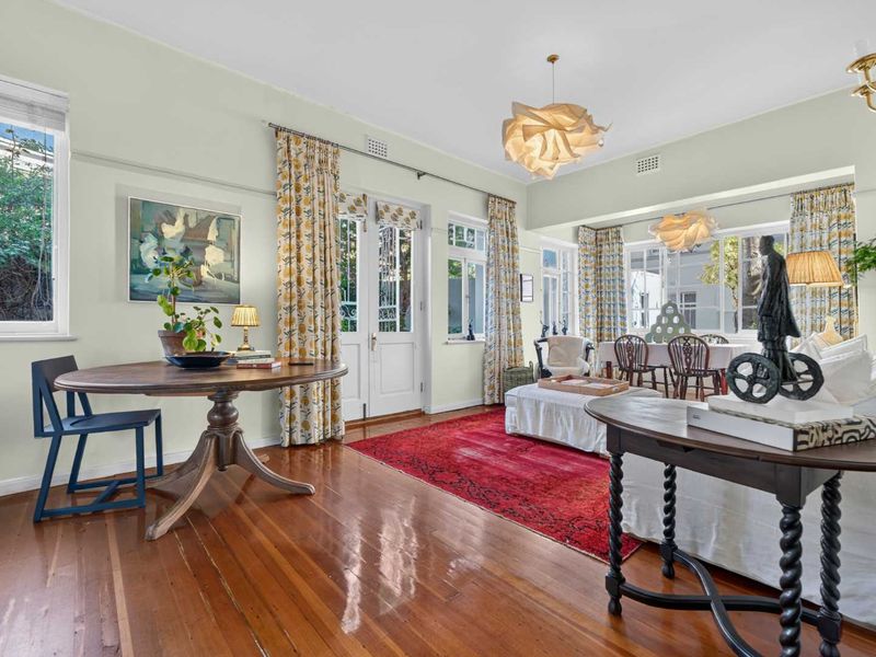 Art Deco Gem with Private Garden - Photo 1