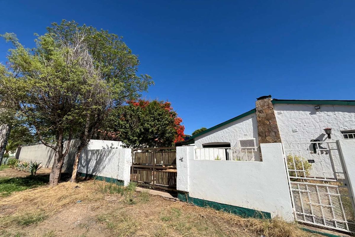 Erf 386 – A Renovator’s Dream With Massive Potential - Photo 2