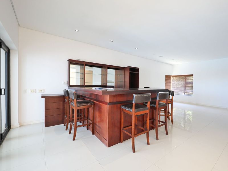 5 Bedroom house in Baronetcy Estate, Plattekloof - Photo 7