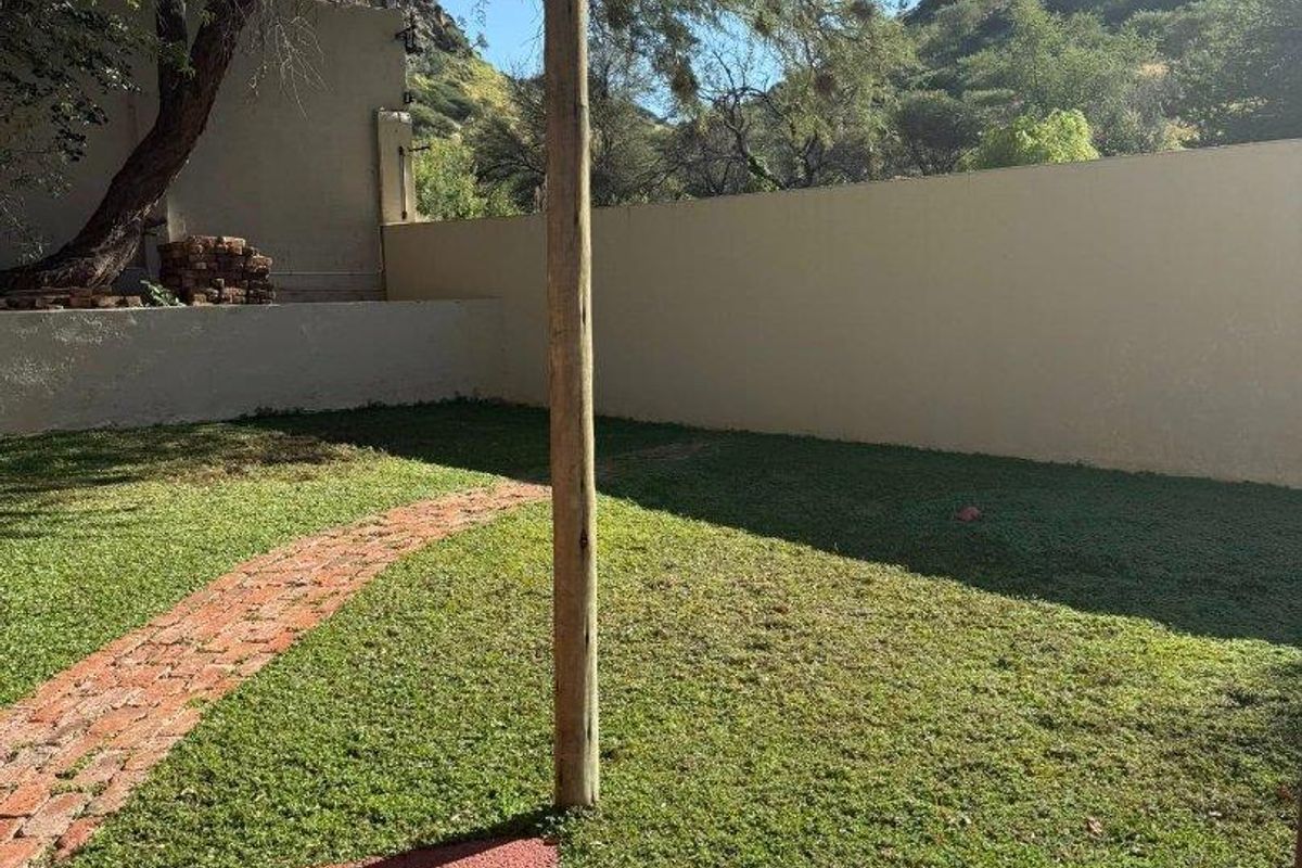 Beautiful 5 bedroom house for sale in Ludwigsdorf Klein Windhoek - Photo 4