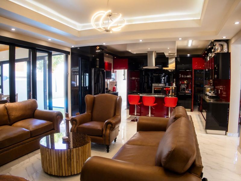 For Sale Family Home with a big yard in Kleine Kuppe - Photo 4