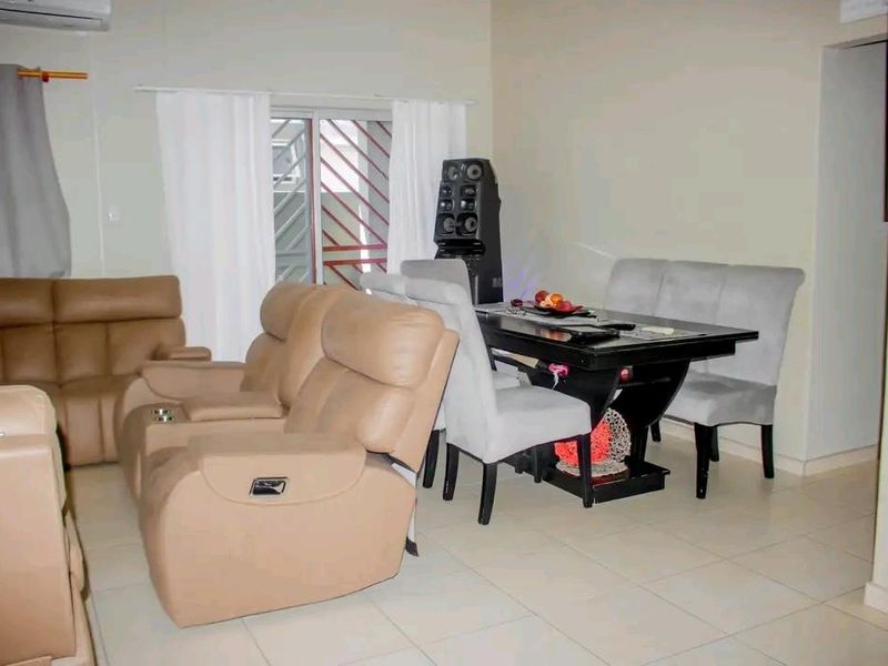 Beautiful Modern House for Sale in Oshakati Ehenye Price: N$ 1,240,000.00  (Exclusive costs) - Photo 6