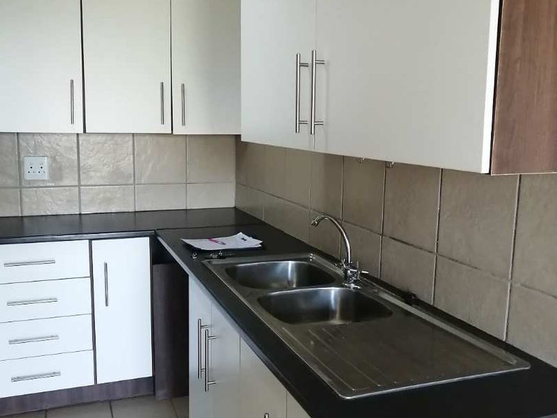 2 Bedroom to rent in AOG - Photo 4