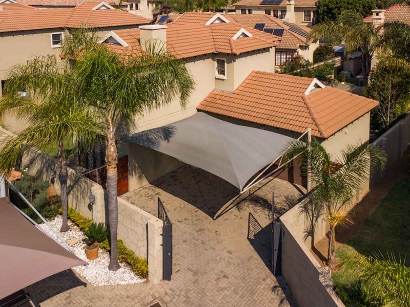 Amazing Three Bedroom Full title House for Sale in Secure Estate in Pretoria East - Photo 1