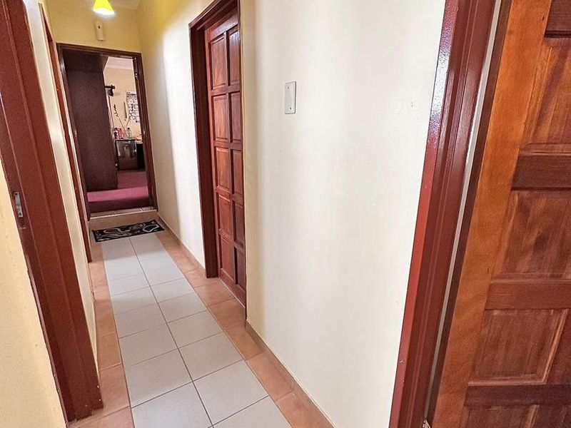 Beautiful,Neat and Spacious House - Photo 6