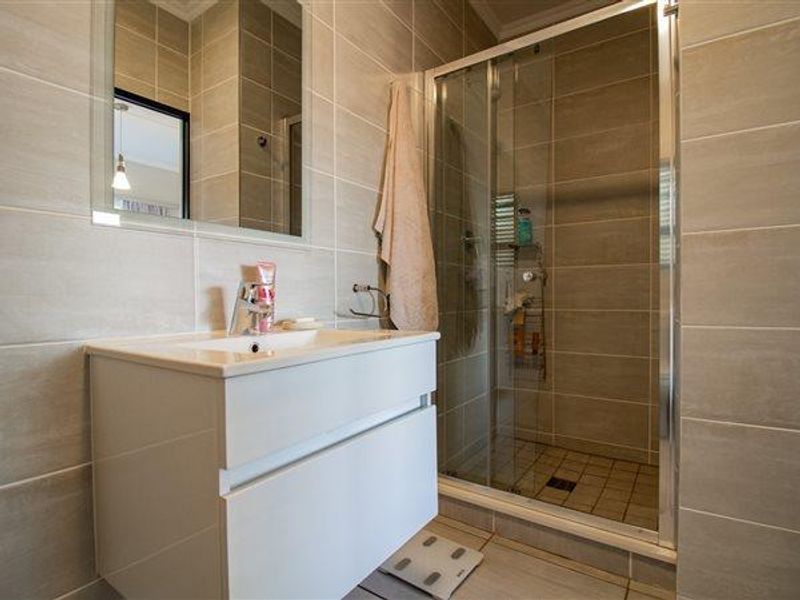 3 Bedroom Ground floor For Sale. - Photo 10