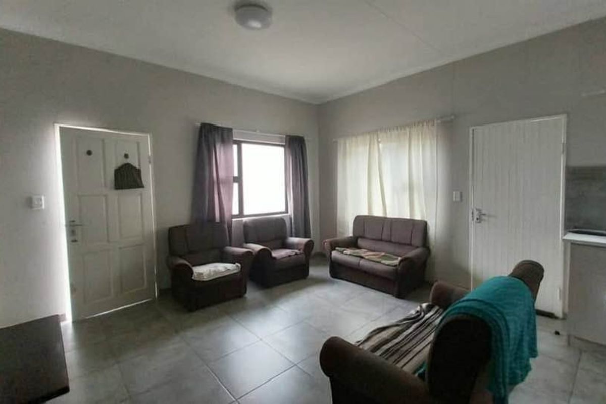 Osona Village Home: Cozy Living at N$660K! - Photo 3