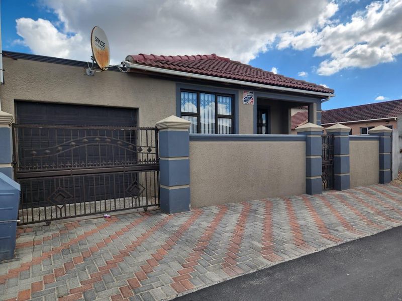 Charming 3-Bedroom Home for Sale in Litha Park, Khayelitsha - Photo 5