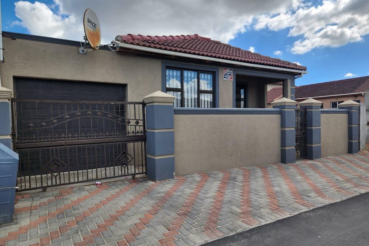Charming 3-Bedroom Home for Sale in Litha Park, Khayelitsha - Photo 5