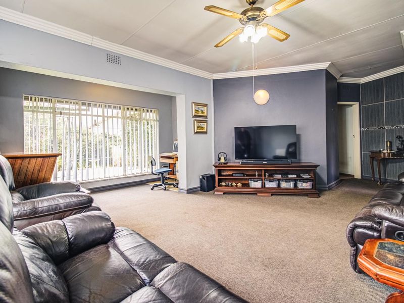 Corner Comfort Meets Family Living in the Heart of Atlasville! - Photo 9