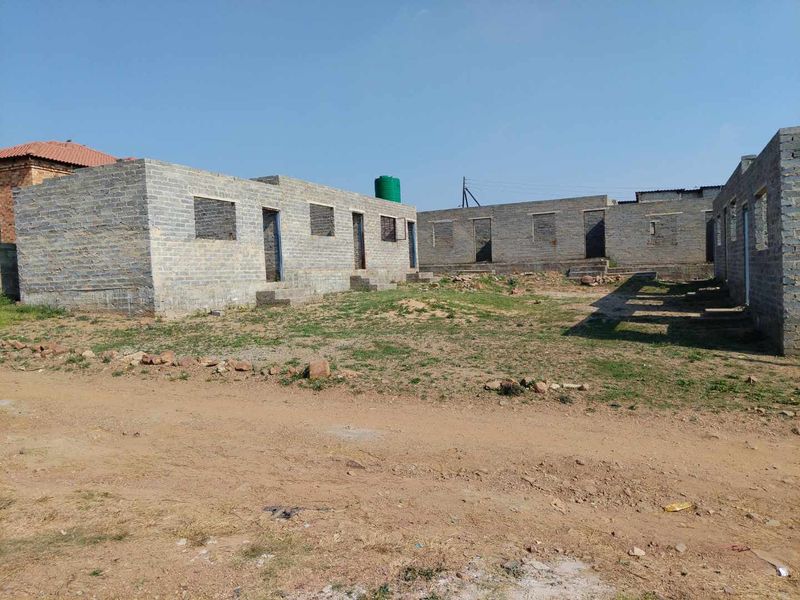 AN INVESTMENT PROPERTY FOR SALE IN BOTLENG EXT 5 - Photo 1
