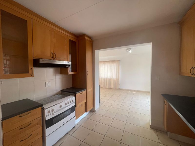 Secure Garden Cottage with Fireplace & Double Motorised Garage - Photo 1