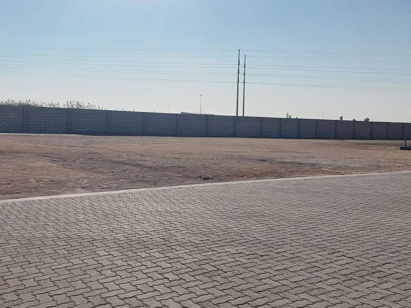 4100 sqm erf with offices - Photo 2
