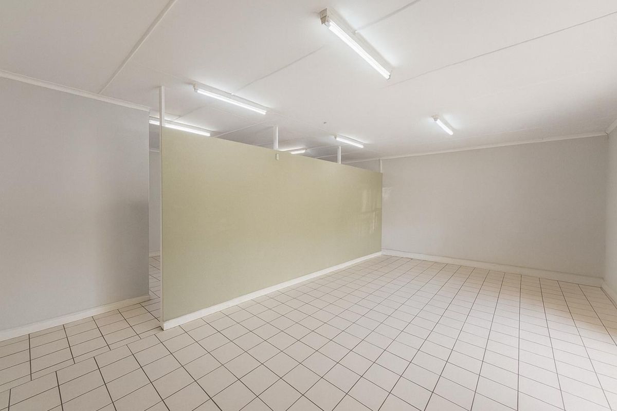 Prime Commercial Space to Rent – 76sqm | Ideal Location | Your Blank Canvas Awaits - Photo 3