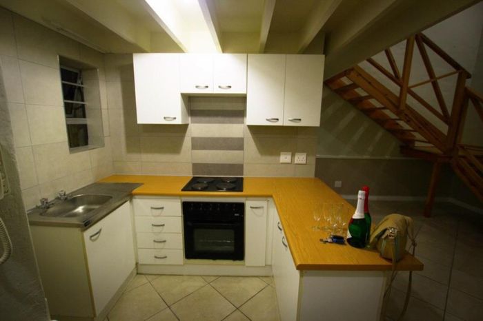 Property #818008, Apartment Rental Monthly in Humewood